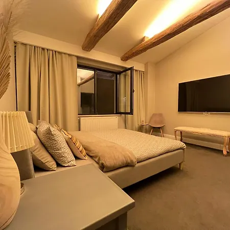 House By Nivo *