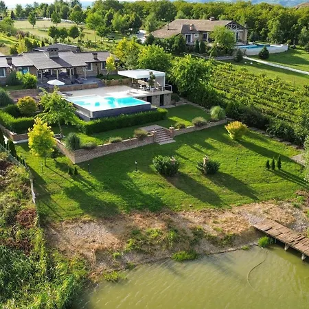 House By Nivo Вилла