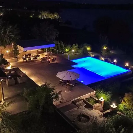 House By Nivo Вилла